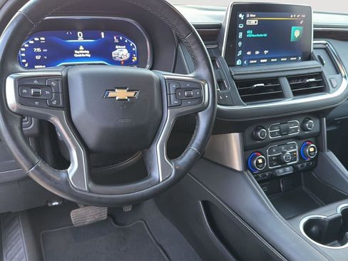 Used 2023 Chevrolet Suburban Premier image 17