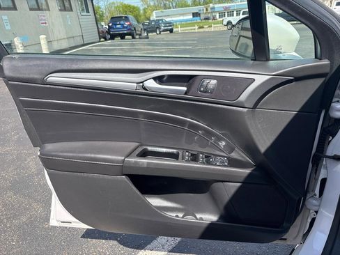Used 2013 Ford Fusion Titanium FWD image 9