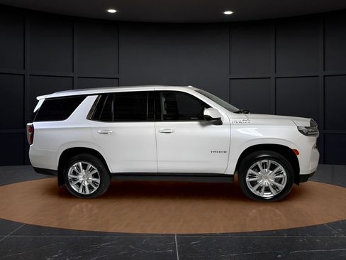 Used 2024 Chevrolet Tahoe High Country AWD/4WD image 8