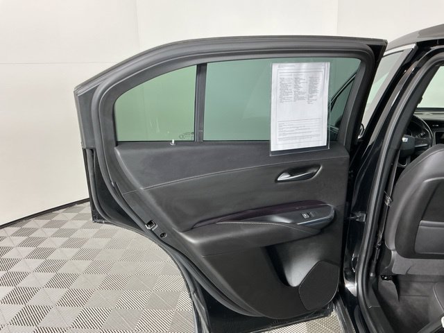 Used 2022 Cadillac XT4 Luxury w/ LPO, ONYX Package AWD/4WD image 25