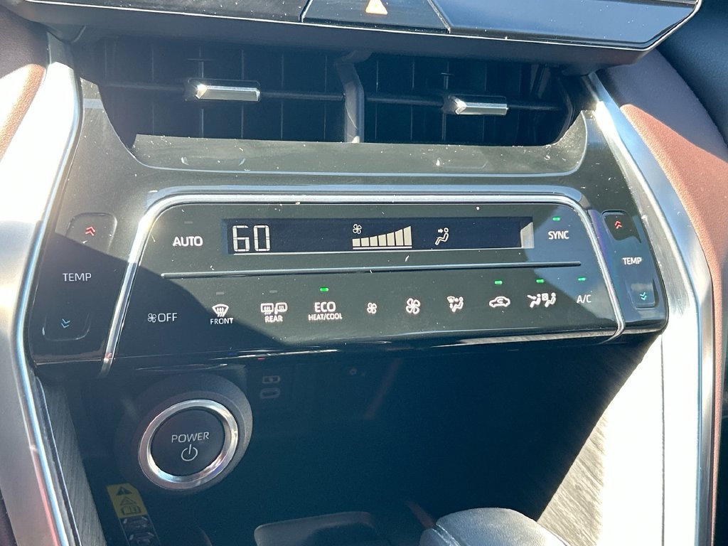 Used 2024 Toyota Venza Limited AWD/4WD image 27