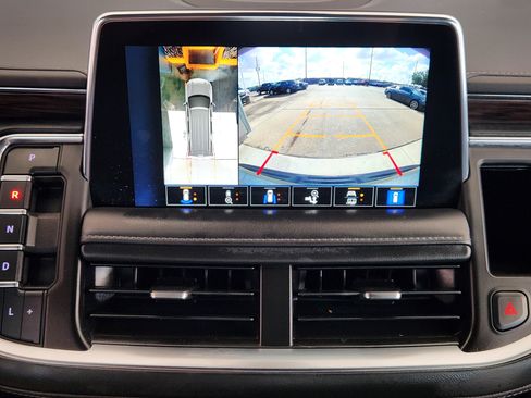 Used 2022 Chevrolet Tahoe LT w/ Luxury Package RWD image 19