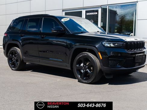 Used 2024 Jeep Grand Cherokee Altitude AWD/4WD image 1