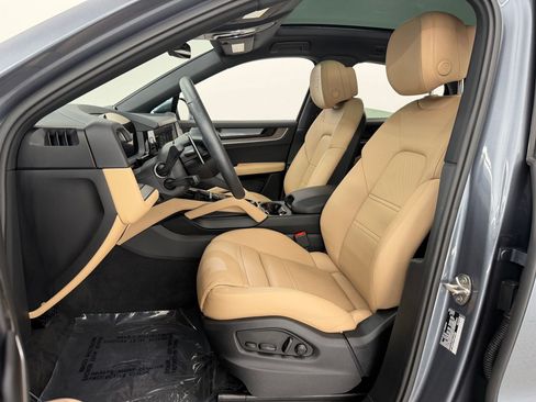 Certified 2026 Porsche Cayenne Coupe AWD/4WD image 5