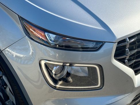 Used 2024 Hyundai Venue SEL image 32