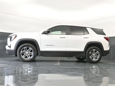 Used 2025 GMC Terrain Elevation AWD/4WD image 36