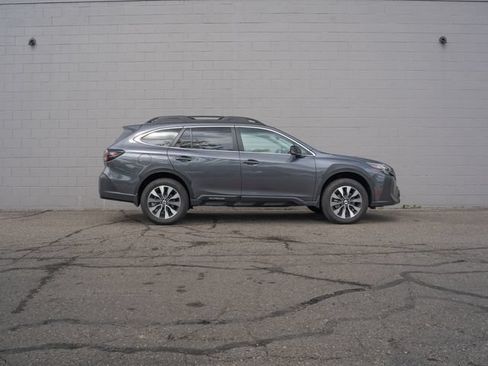 Used 2024 Subaru Outback Limited AWD/4WD image 8