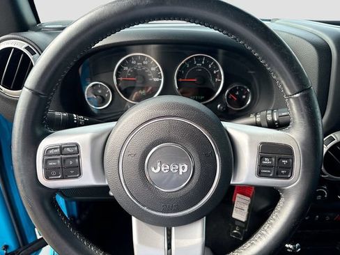 Used 2017 Jeep Wrangler Unlimited Sahara w/ Quick Order Package 24E Chief AWD/4WD image 7