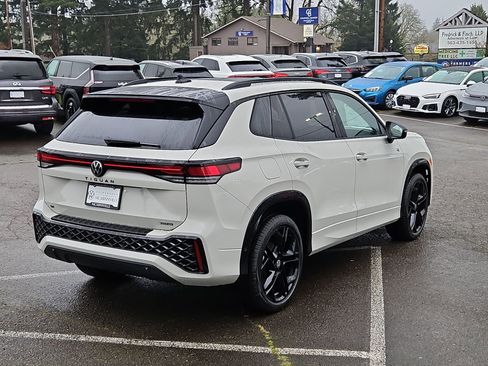 New 2026 Volkswagen Tiguan SE R-Line image 5