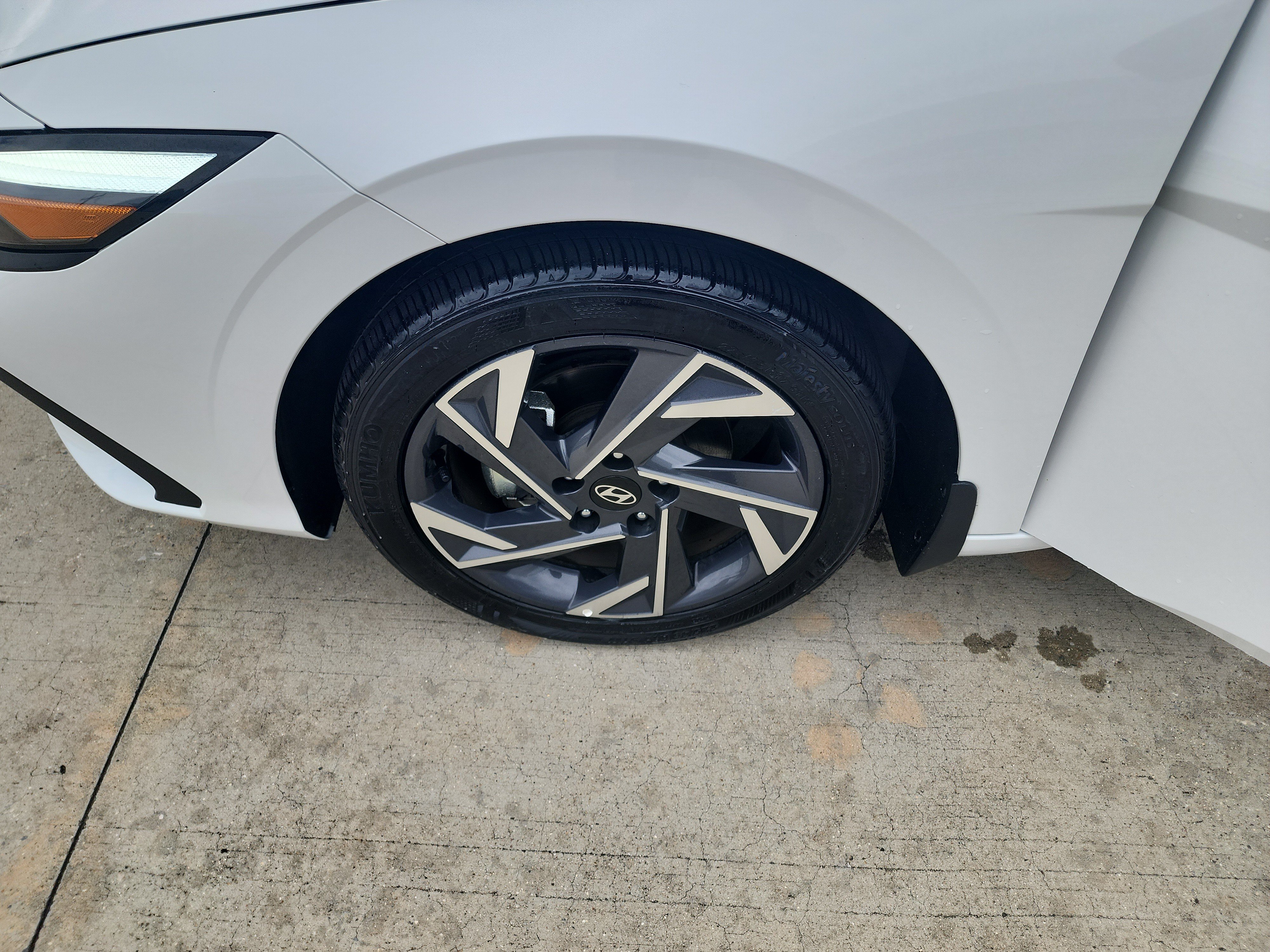 Used 2025 Hyundai Elantra Sport FWD image 21