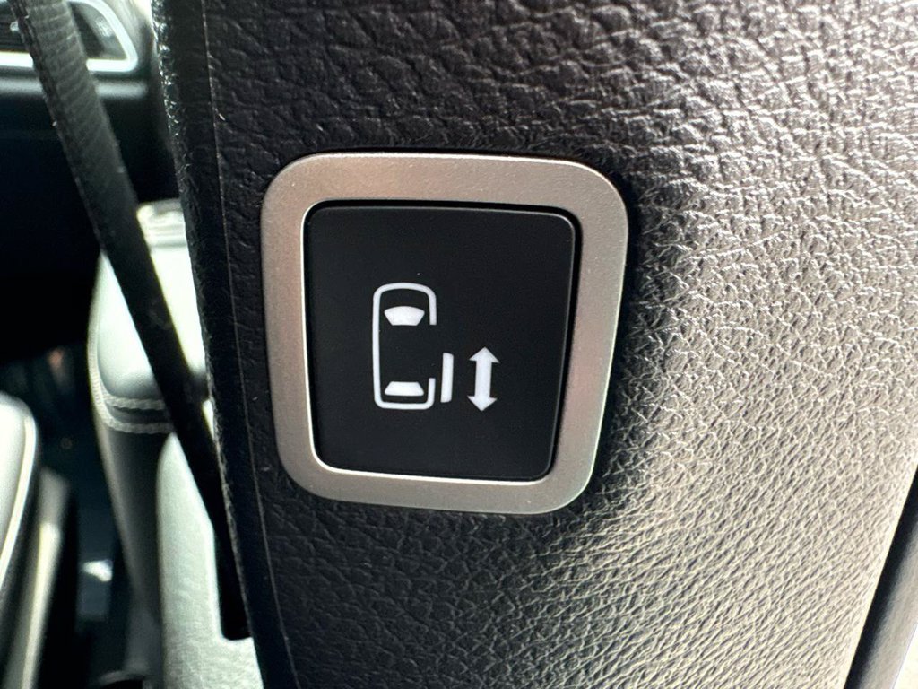 Used 2026 Chrysler Pacifica Select FWD image 37