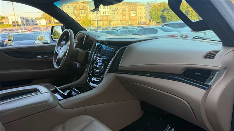 Used 2020 Cadillac Escalade Platinum AWD/4WD image 7