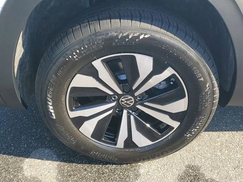 New 2026 Volkswagen Atlas SE FWD image 5