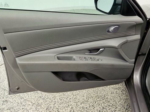 Used 2023 Hyundai Elantra SEL w/ Convenience Package FWD image 10