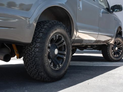 Used 2004 Ford Excursion Limited image 36