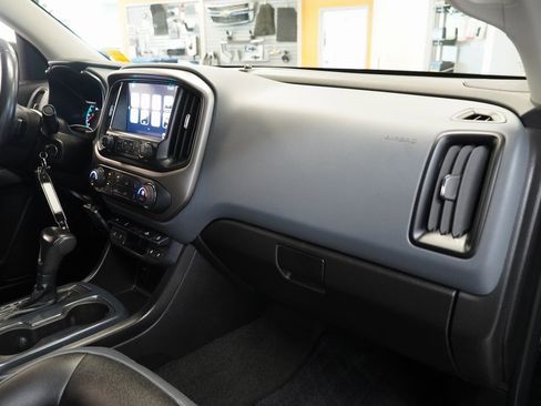 Used 2017 Chevrolet Colorado Z71 image 31