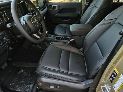 New 2026 Jeep Gladiator Sport AWD/4WD image 14