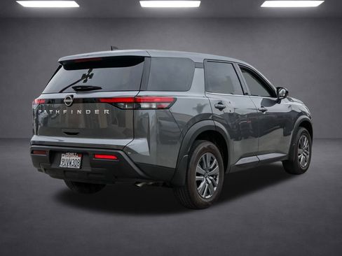 Used 2025 Nissan Pathfinder S image 4