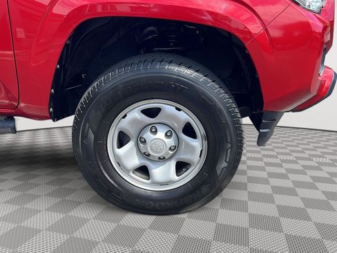 Used 2020 Toyota Tacoma SR w/ SR Convenience Package AWD/4WD image 10