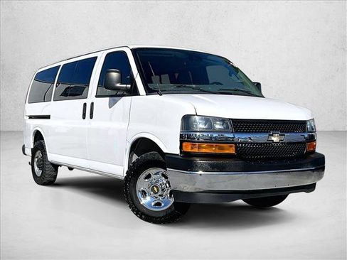 Used 2019 Chevrolet Express 3500 LT w/ LT Preferred Equipment Group image 12