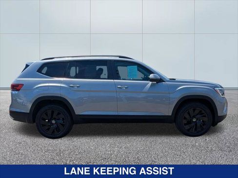 Certified 2026 Volkswagen Atlas SE w/ Panoramic Sunroof Package FWD image 6