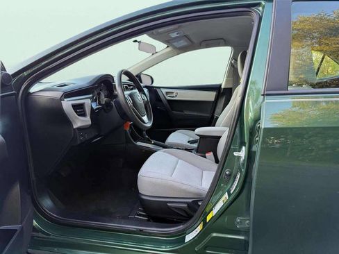 Used 2014 Toyota Corolla LE image 10