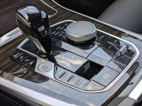 Used 2023 BMW X5 xDrive45e image 11