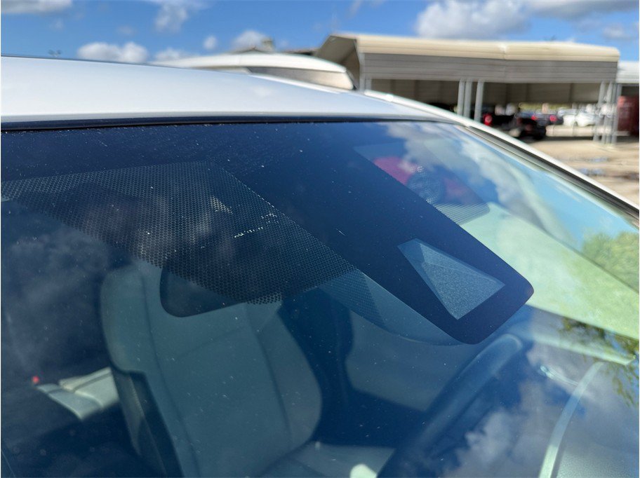 Used 2018 Toyota RAV4 XLE FWD image 12