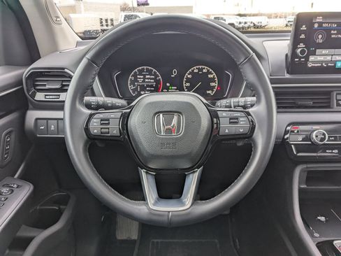 Used 2023 Honda Pilot Touring image 18