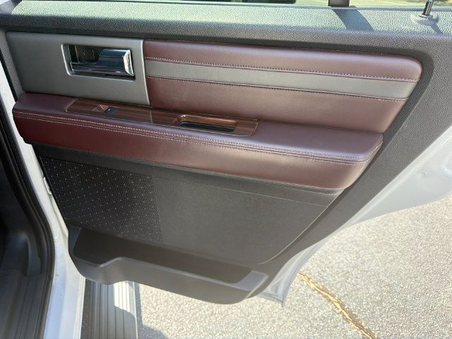 Used 2015 Ford Expedition Platinum RWD image 18