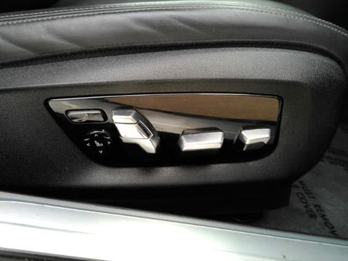 Used 2019 BMW 750i w/ Executive Package RWD image 22