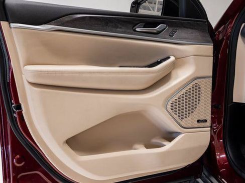 Certified 2022 Jeep Grand Cherokee Limited 4xe AWD/4WD image 8