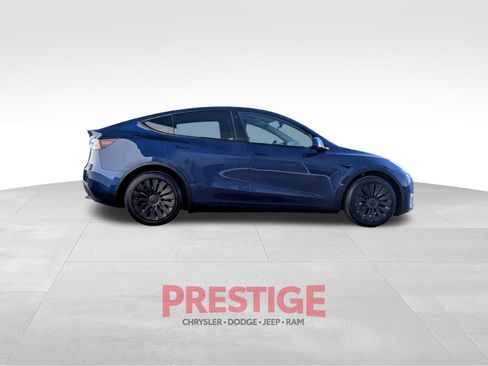 Used 2021 Tesla Model Y Long Range AWD/4WD image 8