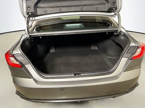 Used 2025 Toyota Camry SE image 24