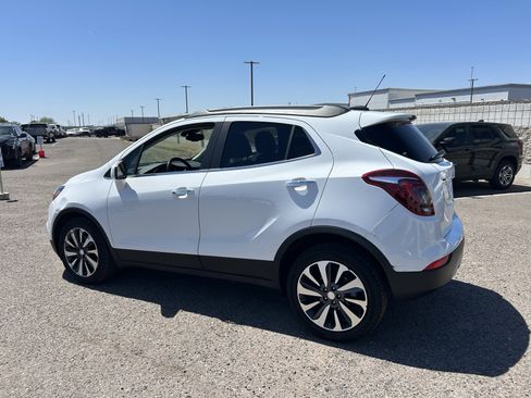 Used 2021 Buick Encore Preferred FWD image 3