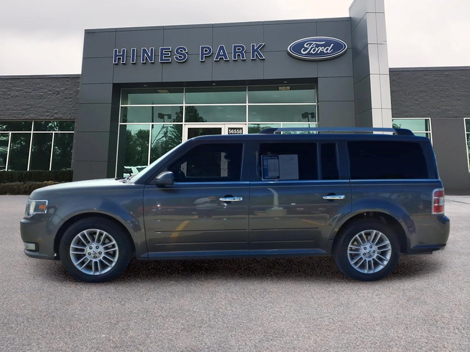 Used 2019 Ford Flex SEL w/ Class III Trailer Tow Package FWD image 4