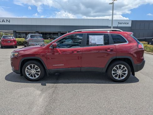 Used 2019 Jeep Cherokee Latitude Plus FWD image 7