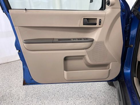 Used 2011 Ford Escape XLS FWD image 15