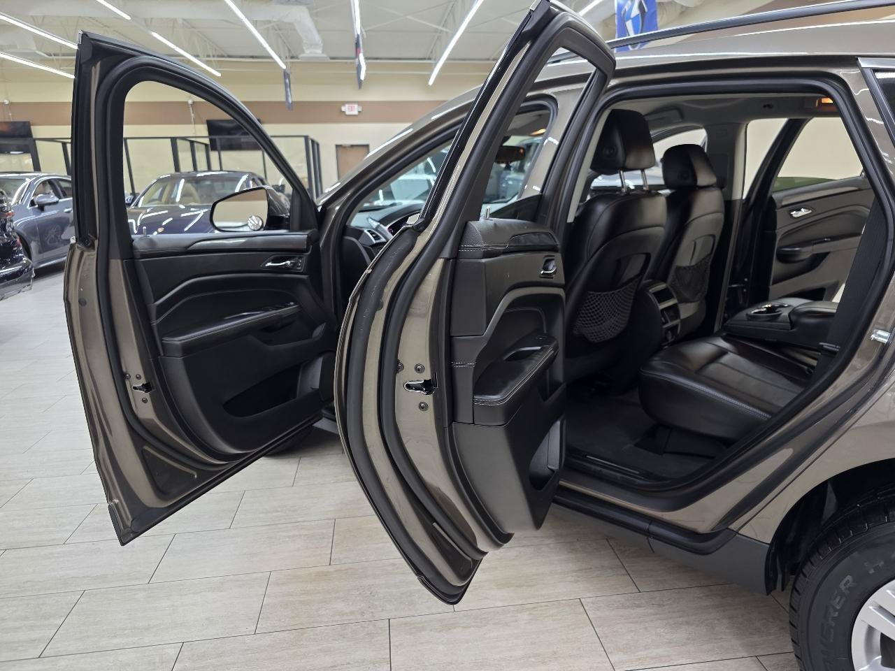 Used 2014 Cadillac SRX FWD image 14