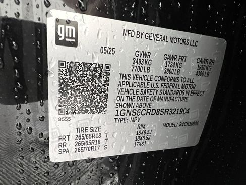 Used 2025 Chevrolet Suburban LT w/ Comfort Package image 33