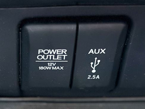 Used 2017 Honda Pilot Touring image 13