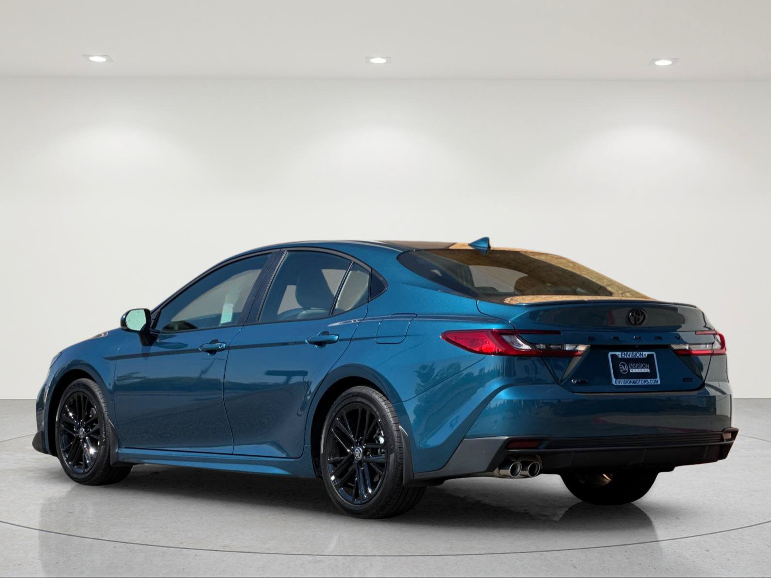 Used 2026 Toyota Camry SE w/ Multimedia Upgrade Package FWD image 4