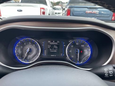 Used 2023 Chrysler Voyager LX FWD image 31