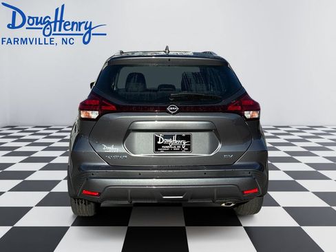 Used 2023 Nissan Kicks SV FWD image 4