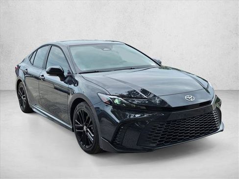 Used 2026 Toyota Camry SE FWD image 3
