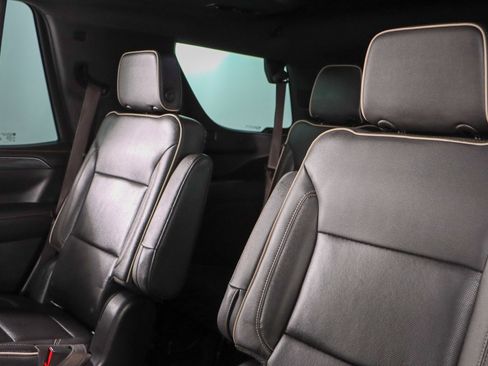 Used 2022 GMC Yukon SLT w/ SLT Premium Package image 29