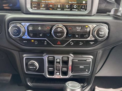 Used 2020 Jeep Wrangler Unlimited Sahara AWD/4WD image 20