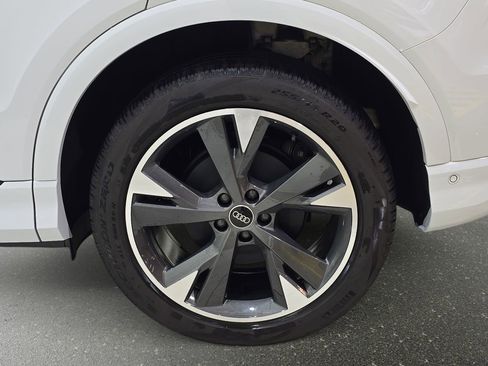 Used 2024 Audi Q4 e-tron Prestige w/ Black Optic Package image 36