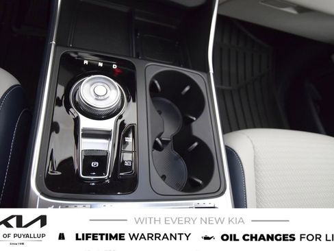 New 2025 Kia Carnival SX Prestige image 24