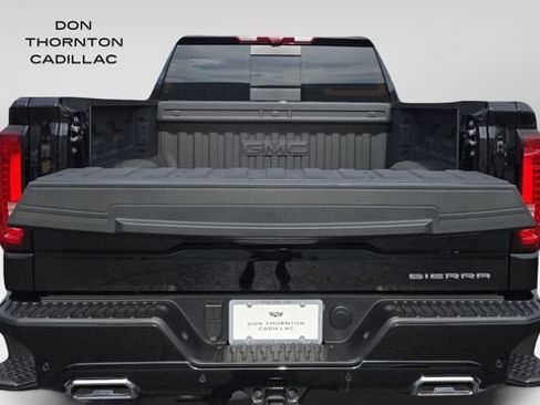 Used 2025 GMC Sierra 1500 Denali AWD/4WD image 9